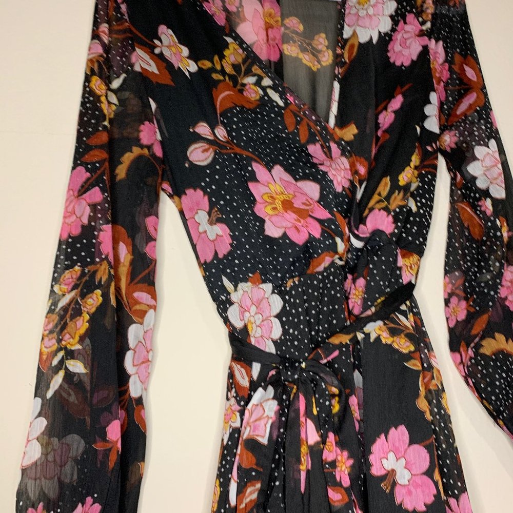 Bandolino Size Medium Long Sleeve V-Neck Floral Dress with polkadot details